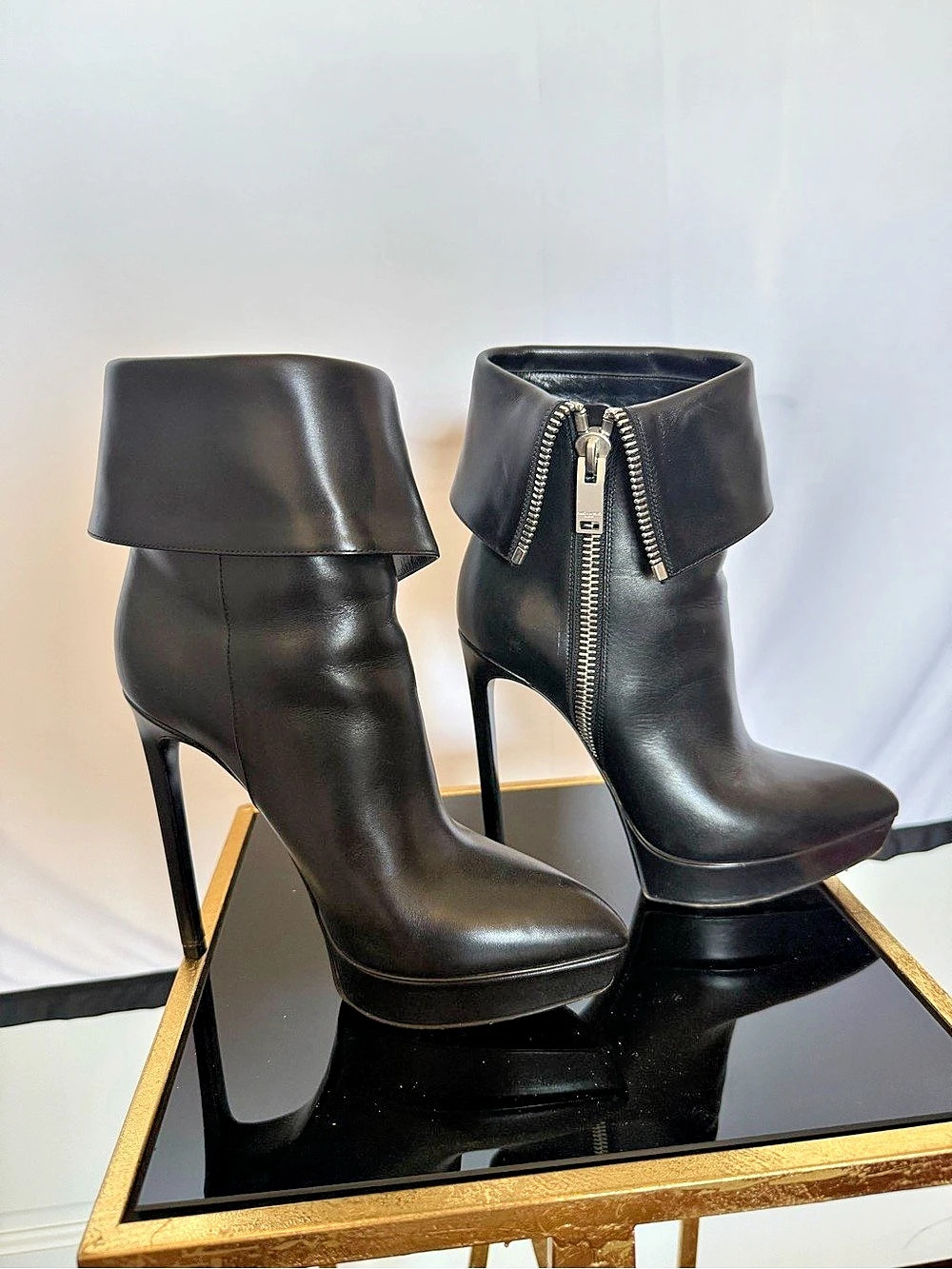 Saint Laurent Smooth Leather Black EU 35.5 / 5.5 US